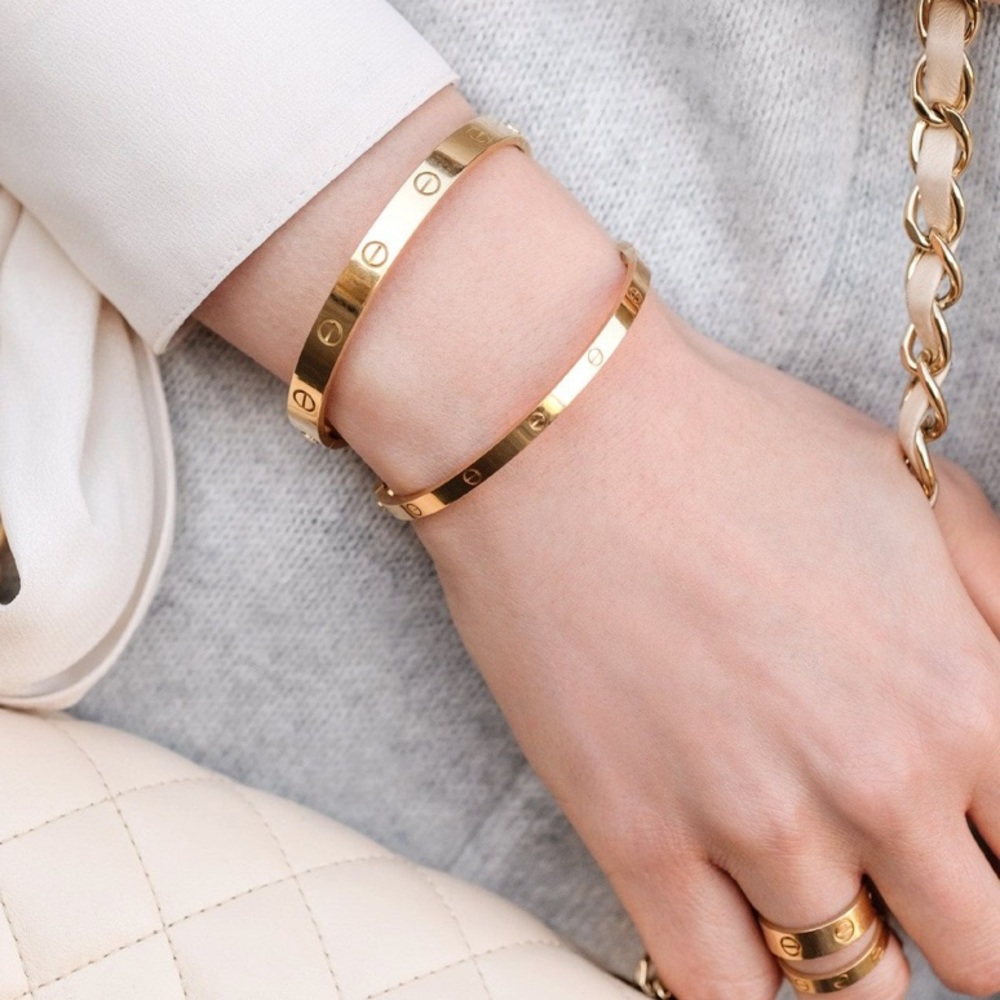 Thin Luxury Love Cuff in gold ✨(One piece only thin cuff)
